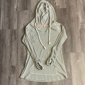 Hooded pull over